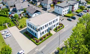 Gebautes Verwaltungsgebäude von Zenz Massivhaus an der Mosel 